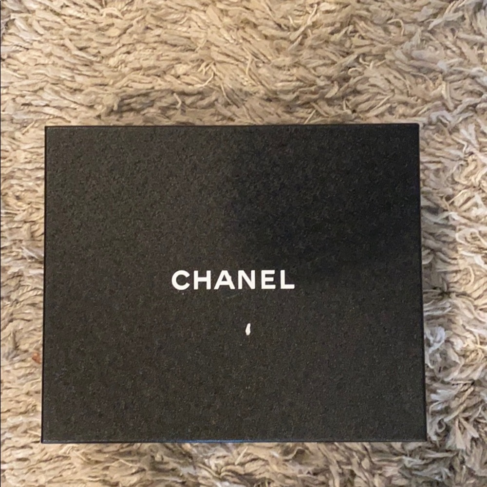 Chanel show box